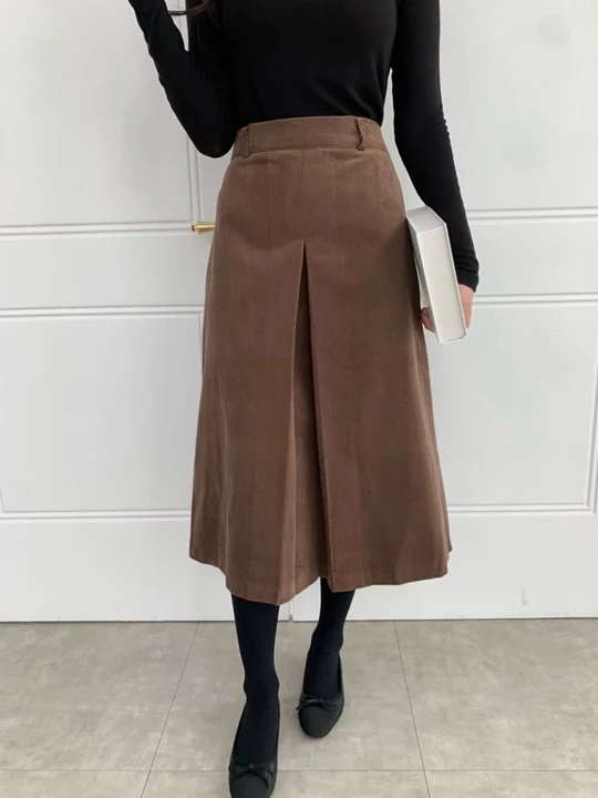 Mue Corduroy Skirt