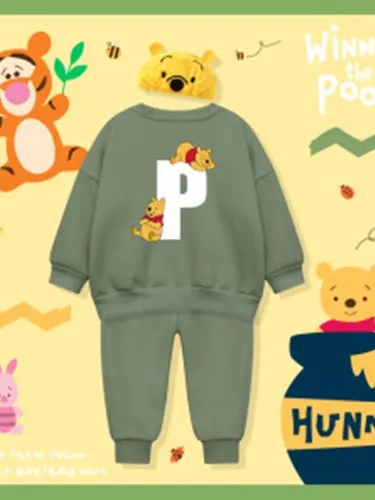 Initial Pooh Fleeced Set