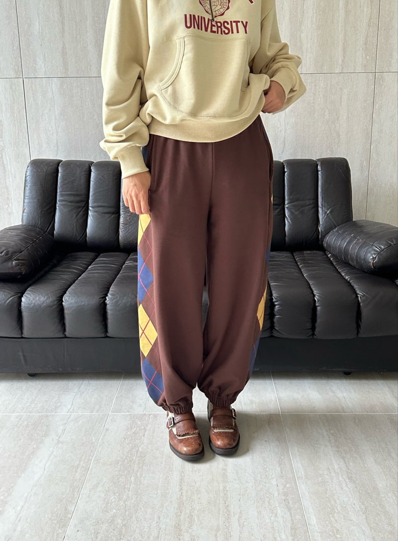 Dailyjud - Korean Women Fashion - #womensfashion - Argyle Jogger Pants - 4