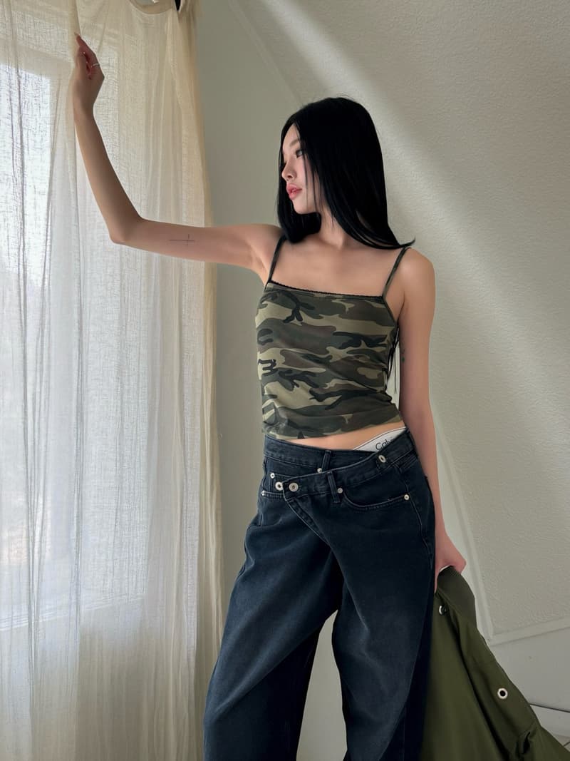 Inssense - Korean Women Fashion - #momslook - Camo Plage Lace Detail Slim Sleeveless Top - 4