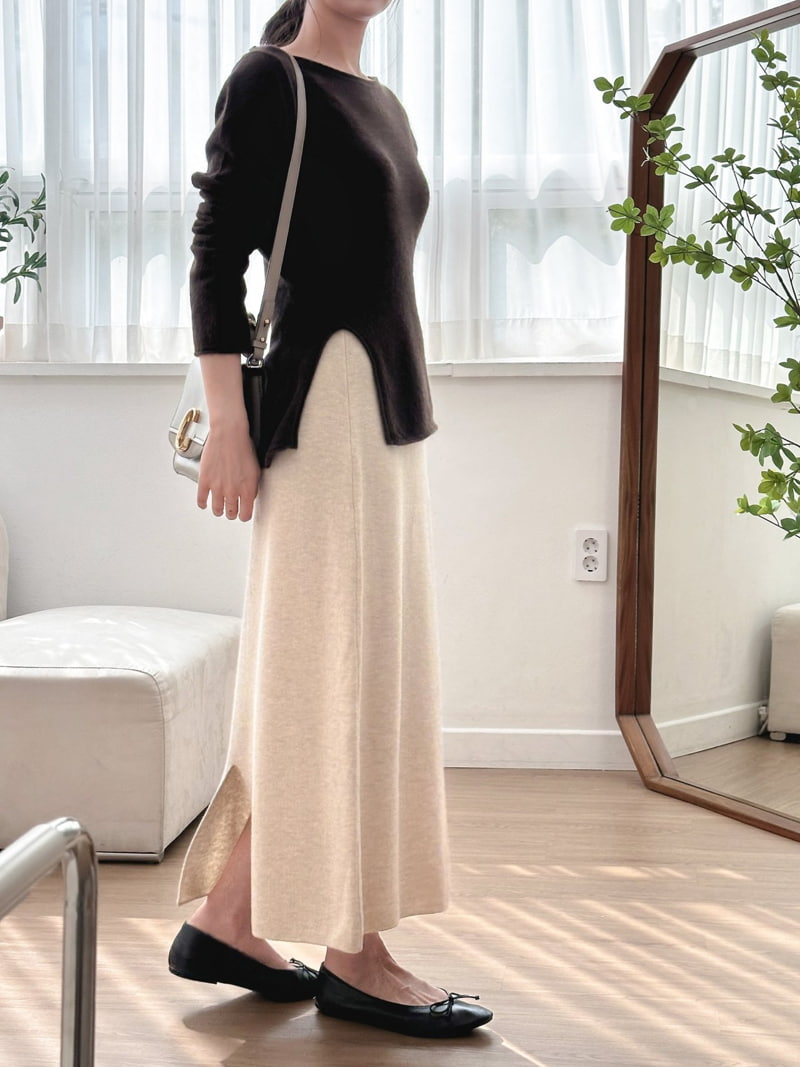 J dew - Korean Women Fashion - #momslook - Raccoon Wool Unbalance Slit Round Top - 5