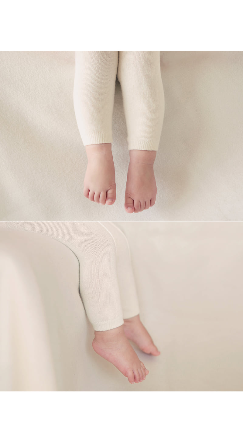 Kids Clara - Korean Baby Fashion - #babyoninstagram - Oatmeal Plain Baby Leggings (set of 5) - 3