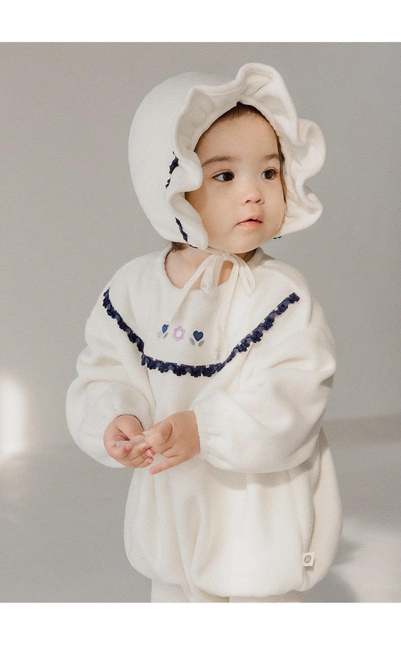 Kids Clara - Korean Baby Fashion - #babyoninstagram - Angela Fleece Brushed Winter Baby Bonnet - 4