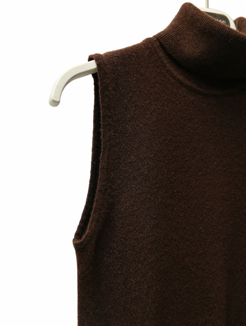 Paper Moon - Korean Women Fashion - #womensfashion - Cashmere Turtleneck Sleeveless Knit Top - 7