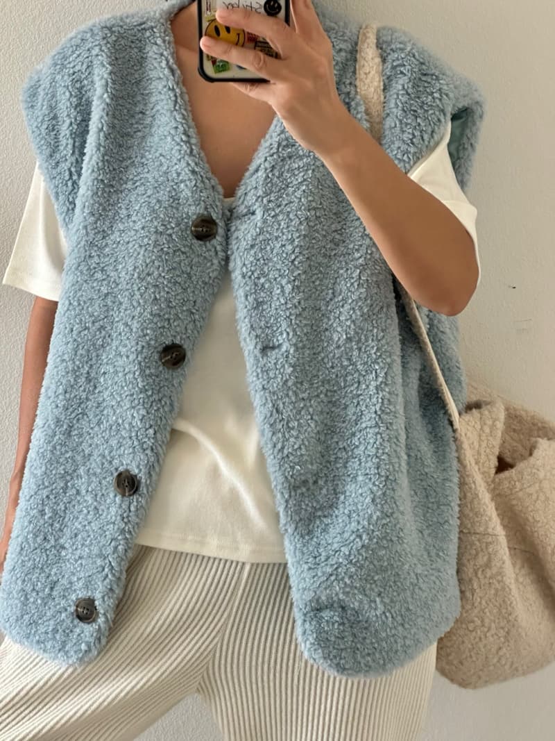 Via - Korean Women Fashion - #womensfashion - Wool Billy Vest - 4