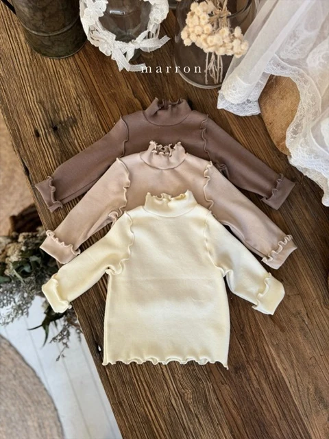 Rowa Turtleneck Tee