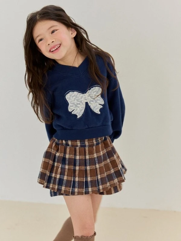 Ribbon Embroidery Crop Sweatshirts