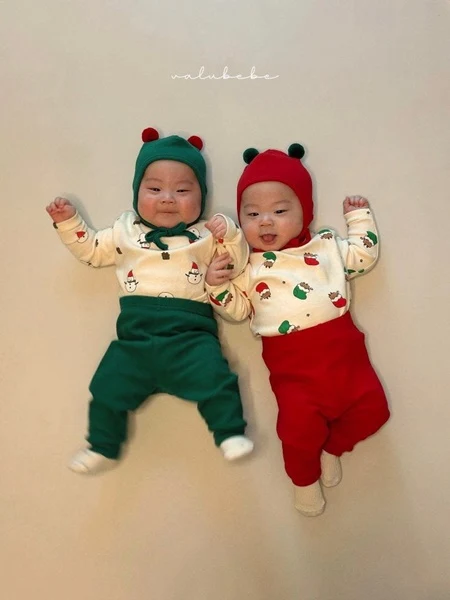 Santa Friends Bonnet Set