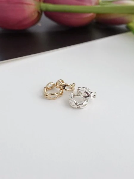 Petit Mini Ring Earring