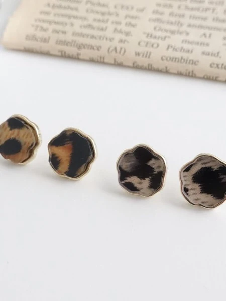 Crick Leopard Earring