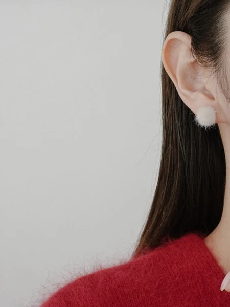 Winter Pompom Earring