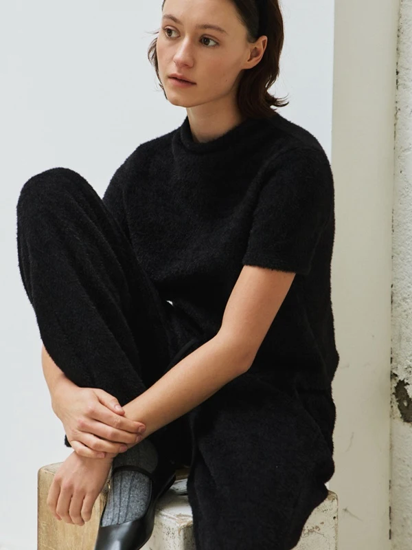 Star Half Turtleneck Knit Tee