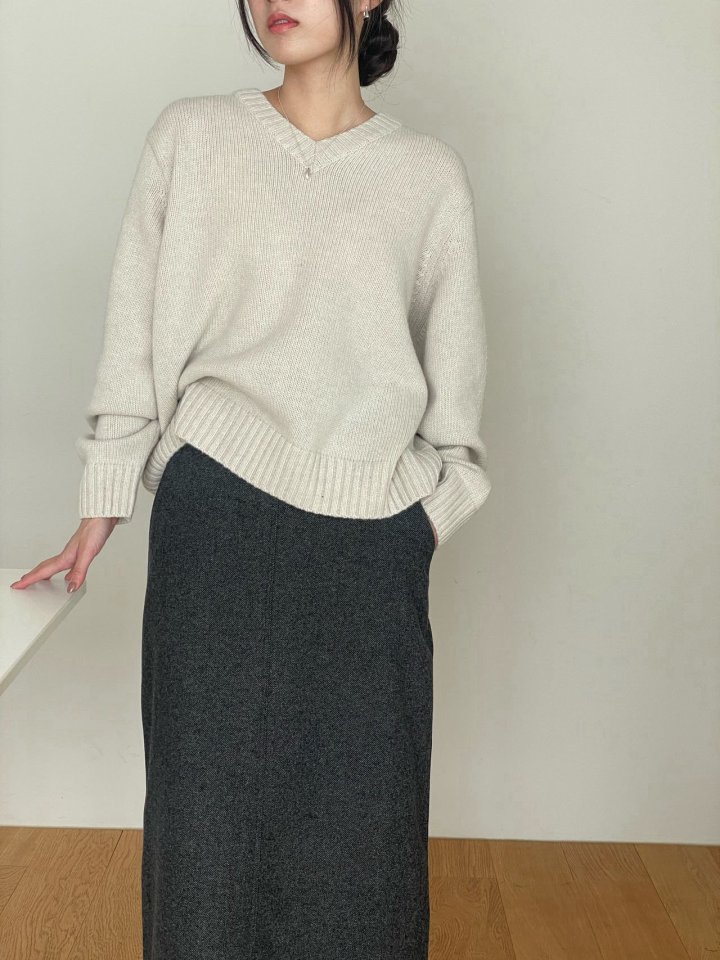 Amygrace - Korean Women Fashion - #momslook - Broonse V Knit Top - 4