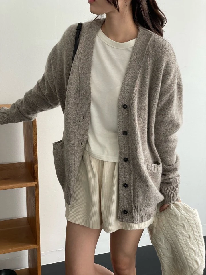 Amygrace - Korean Women Fashion - #womensfashion - Kkomo V Cardigan - 3