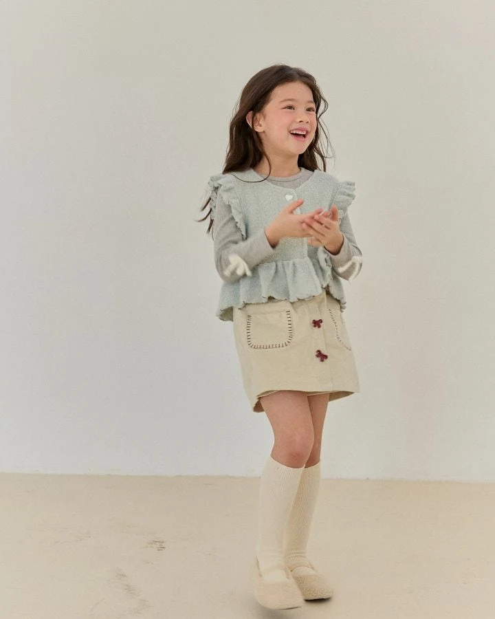 Bonaloi - Korean Children Fashion - #kidsstore - Ribbon Embroidery Corduroy Skirt Pants - 4