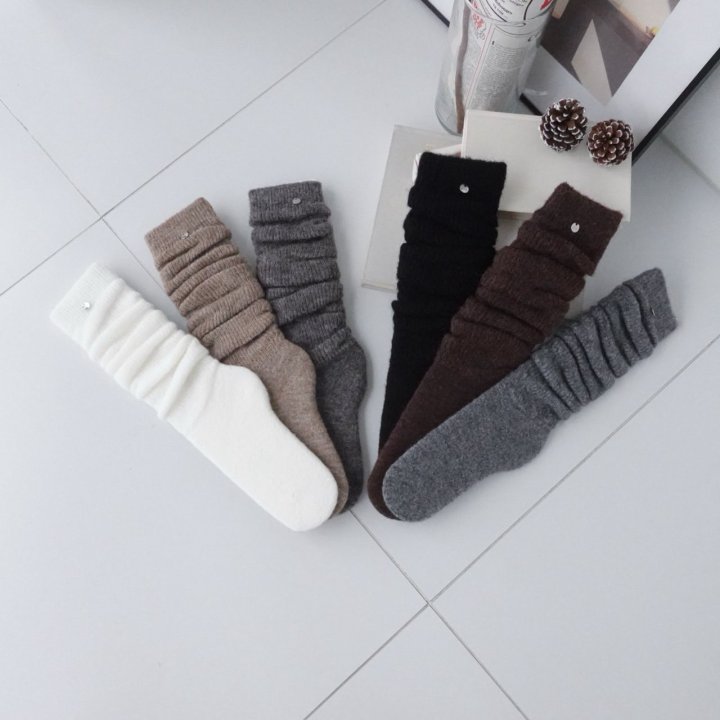 Eeiitt - Korean Women Fashion - #restrostyle - Bocassi Charm Medal Wool Socks - 5