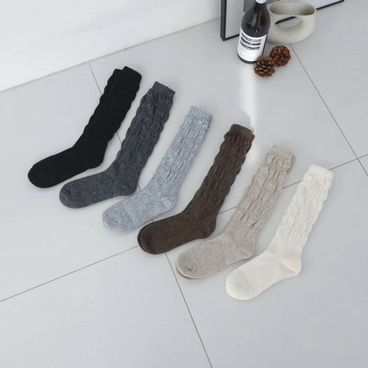 Eeiitt - Korean Women Fashion - #romanticstyle - Cashmere Pleats Socks