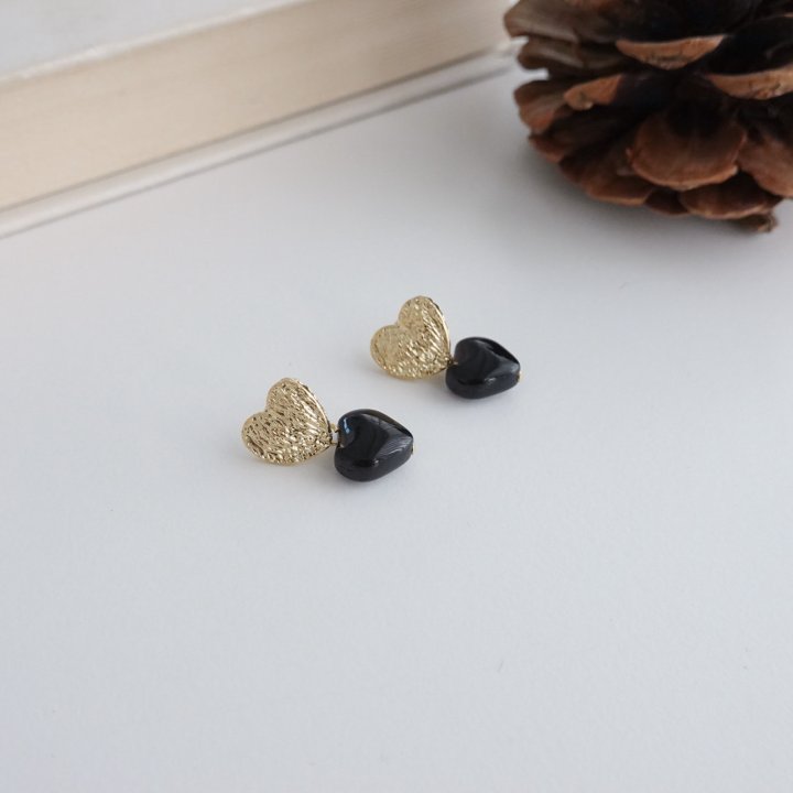 Eeiitt - Korean Women Fashion - #thelittlethings - Glie Black Heart Necklace - 2