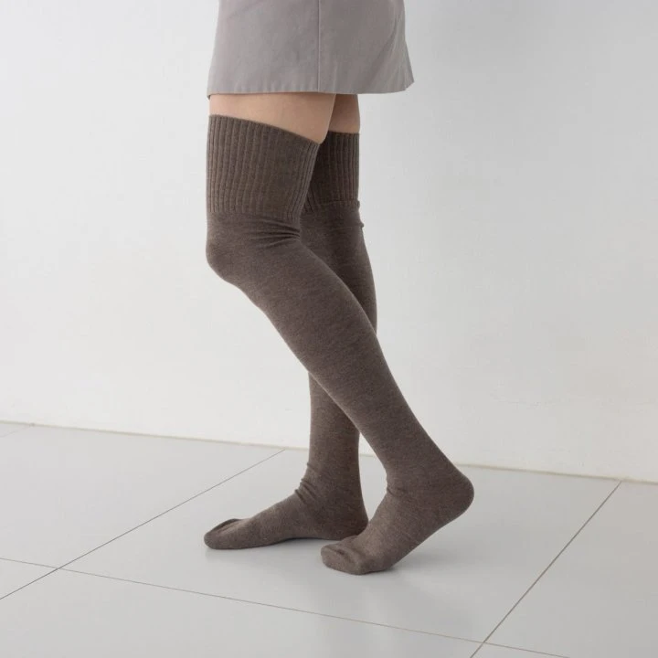 Eeiitt - Korean Women Fashion - #womensfashion - Rawol Wool Rib Knee Socks - 2