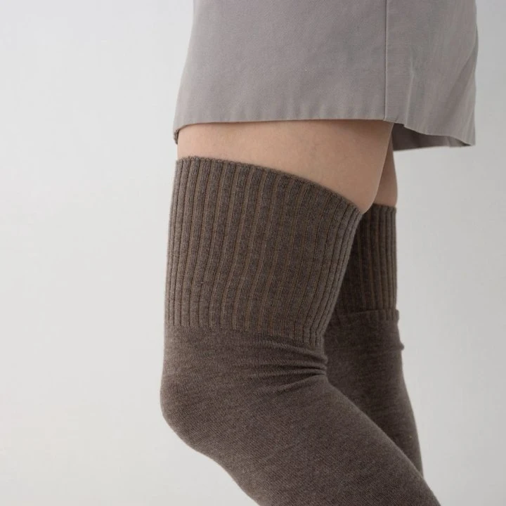 Eeiitt - Korean Women Fashion - #momslook - Rawol Wool Rib Knee Socks - 4