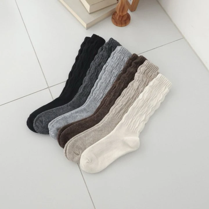 Eeiitt - Korean Women Fashion - #womensfashion - Cashmere Pleats Socks - 10