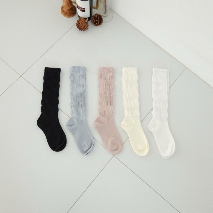 Eeiitt - Korean Women Fashion - #womensfashion - Talktalk Pleats Socks