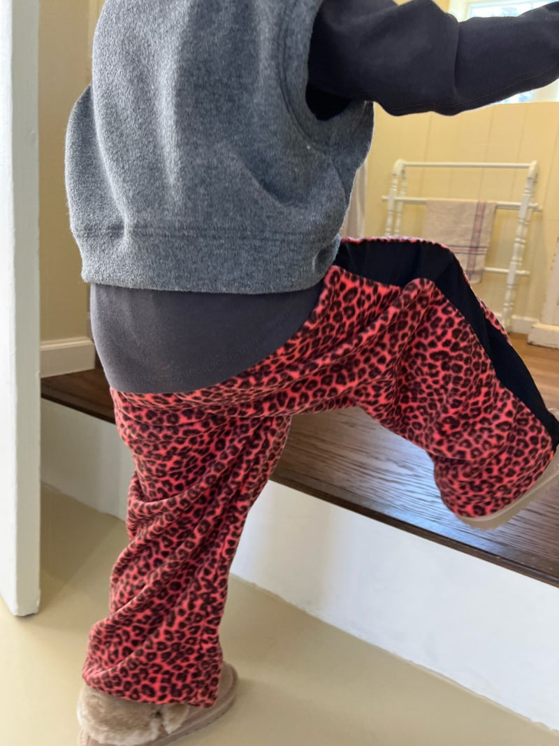 Fine-Studio - Korean Children Fashion - #childofig - Leopard Fleece Pants - 12