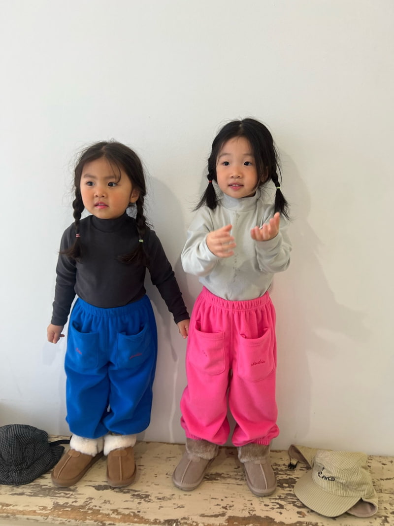 Fine-Studio - Korean Children Fashion - #magicofchildhood - Pocket Fleece Pants - 3