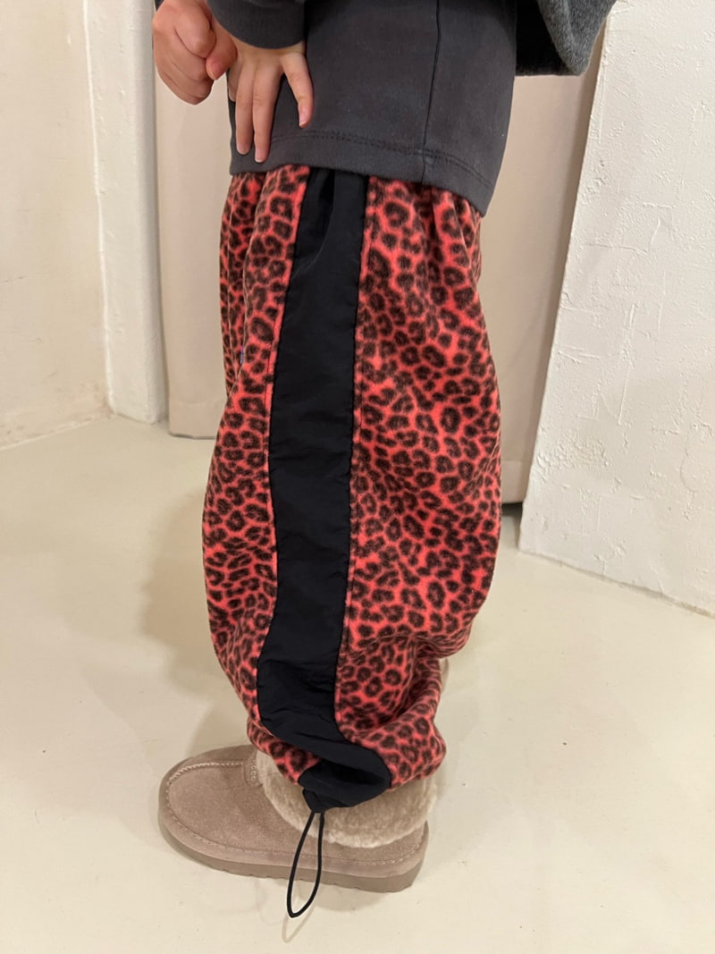 Fine-Studio - Korean Children Fashion - #minifashionista - Leopard Fleece Pants - 10