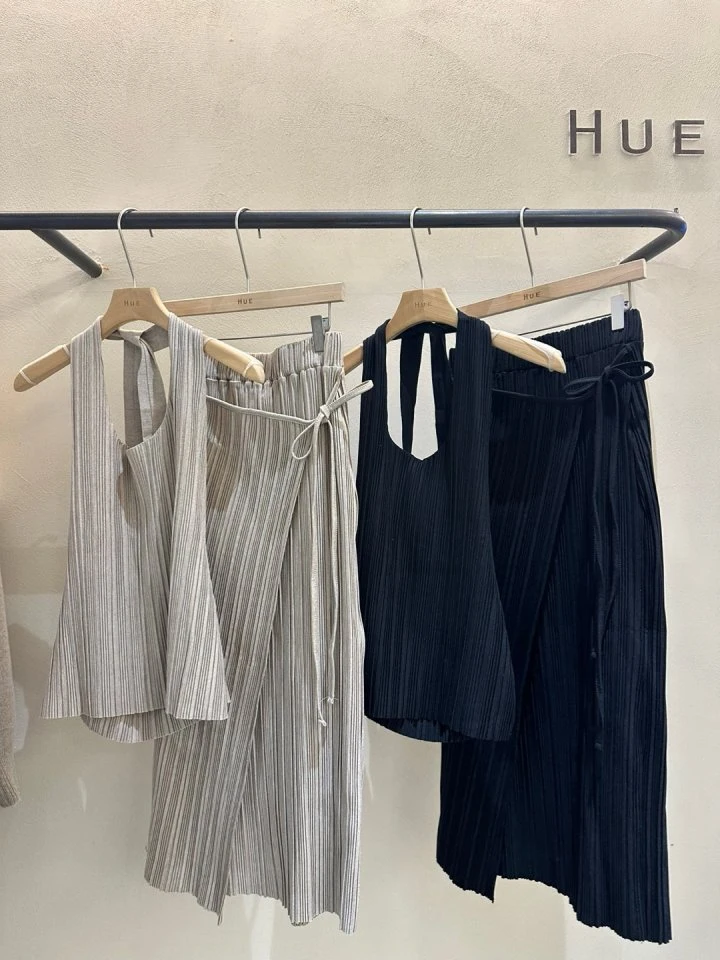 Hue - Korean Women Fashion - #shopsmall - Pleats Bustier - 2