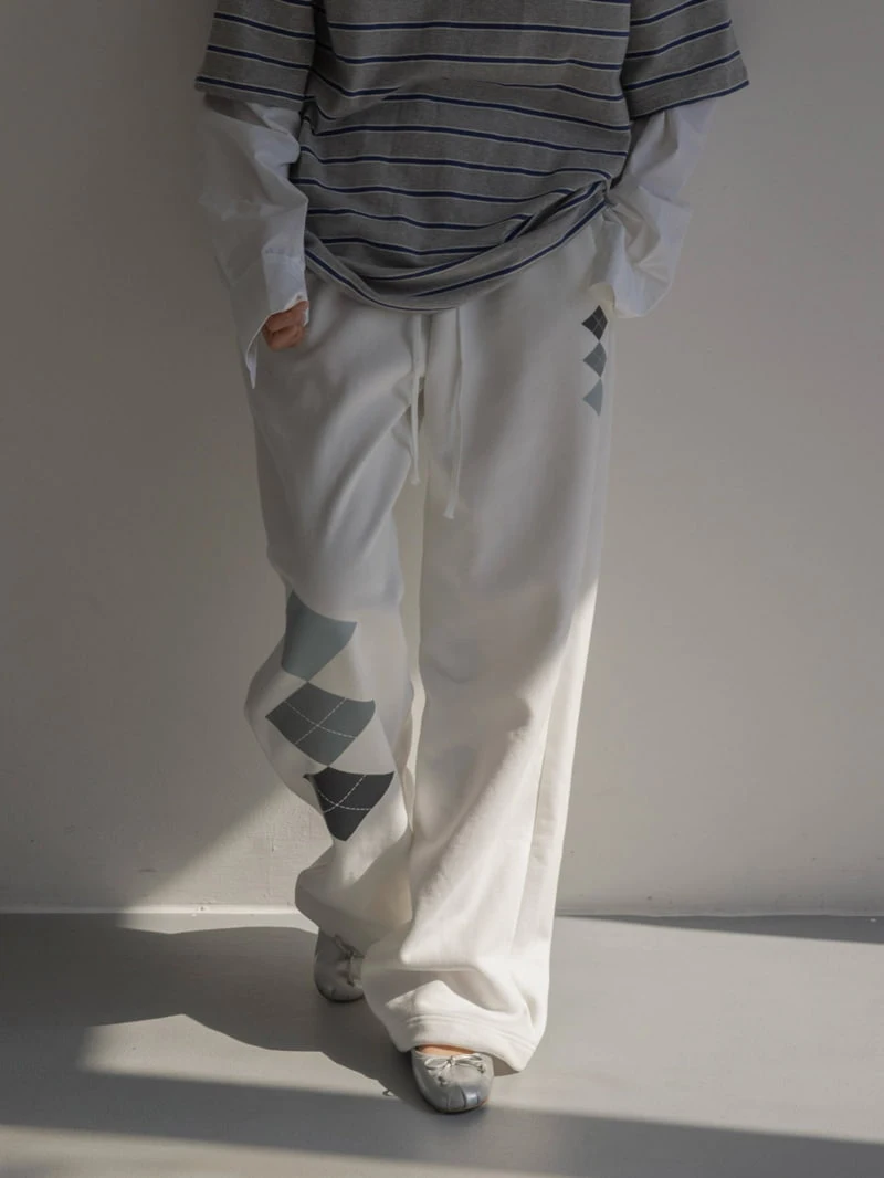 Inssense - Korean Women Fashion - #womensfashion - Argyle Print String Fleece Sweat Pants - 2