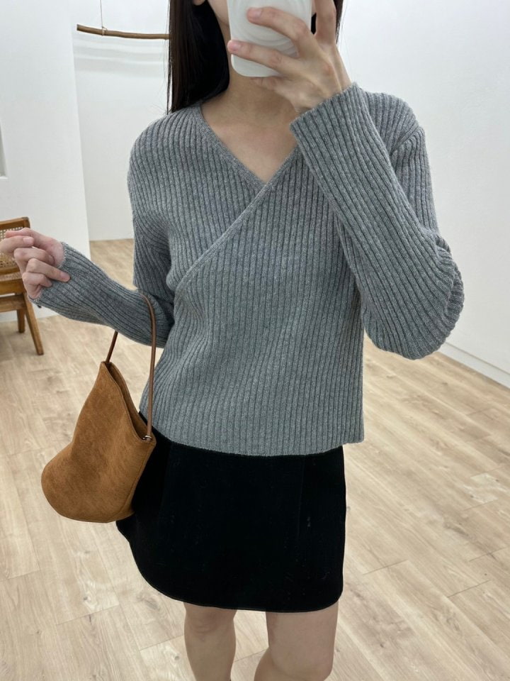 Most - Korean Women Fashion - #restrostyle - Reve Knit Top - 9