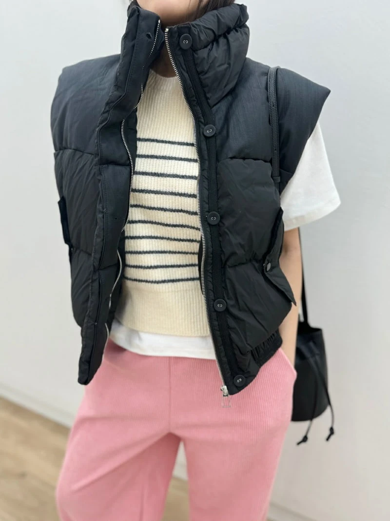 Most - Korean Women Fashion - #restrostyle - Padding Vest