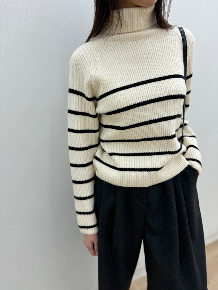 Most - Korean Women Fashion - #vintageinspired - Wind Turtleneck Sweater - 7