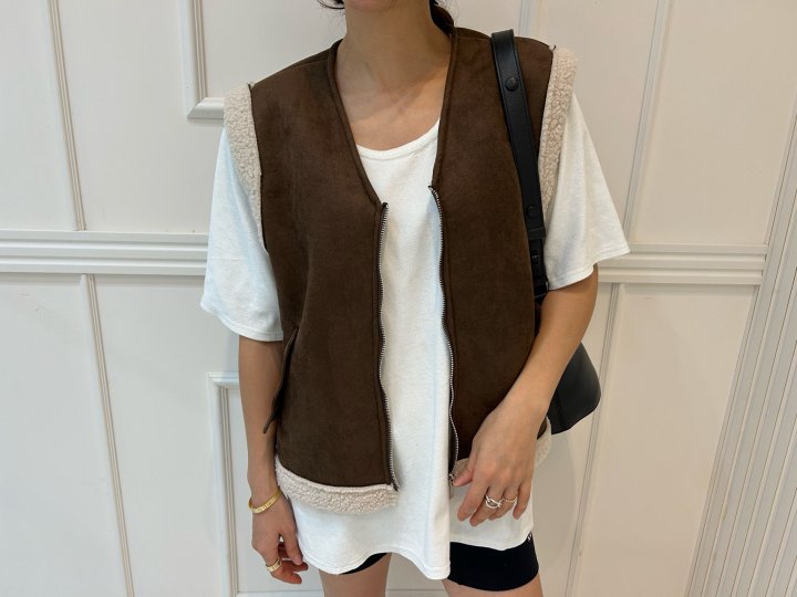 Pearls room - Korean Women Fashion - #momslook - Bookle Vest - 10