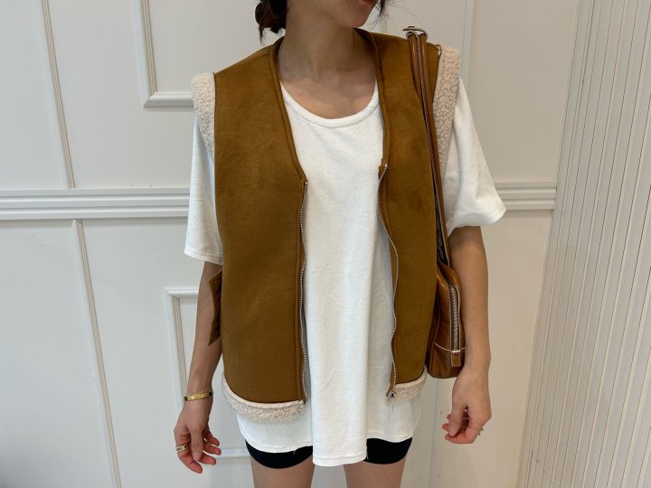 Pearls room - Korean Women Fashion - #womensfashion - Bookle Vest - 4