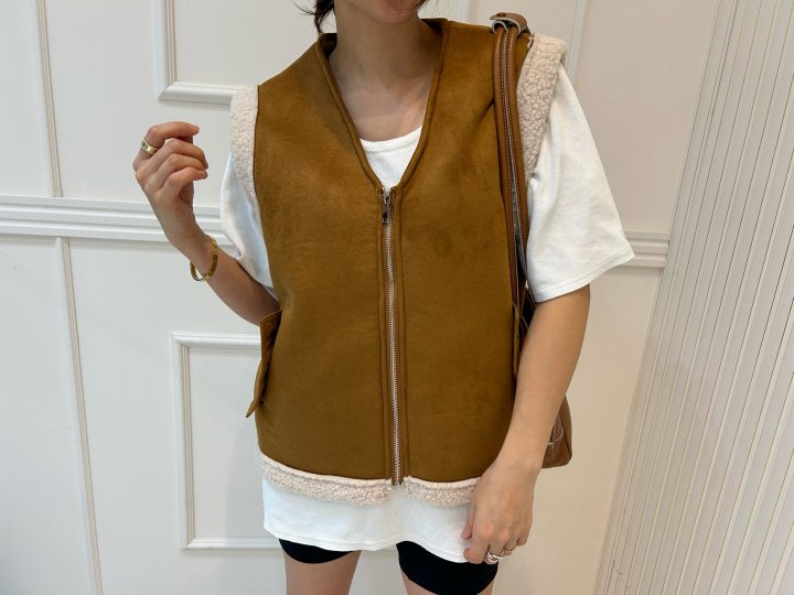 Pearls room - Korean Women Fashion - #momslook - Bookle Vest - 6