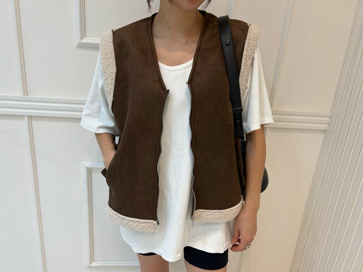 Pearls room - Korean Women Fashion - #momslook - Bookle Vest - 8