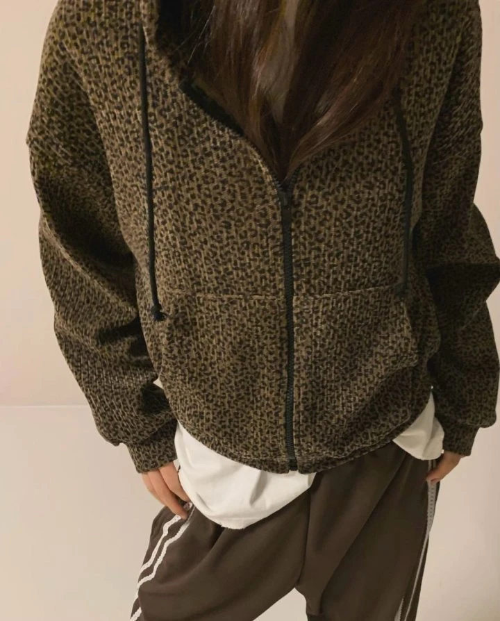 Via - Korean Women Fashion - #womensfashion - Leopar Zip-up Jacket