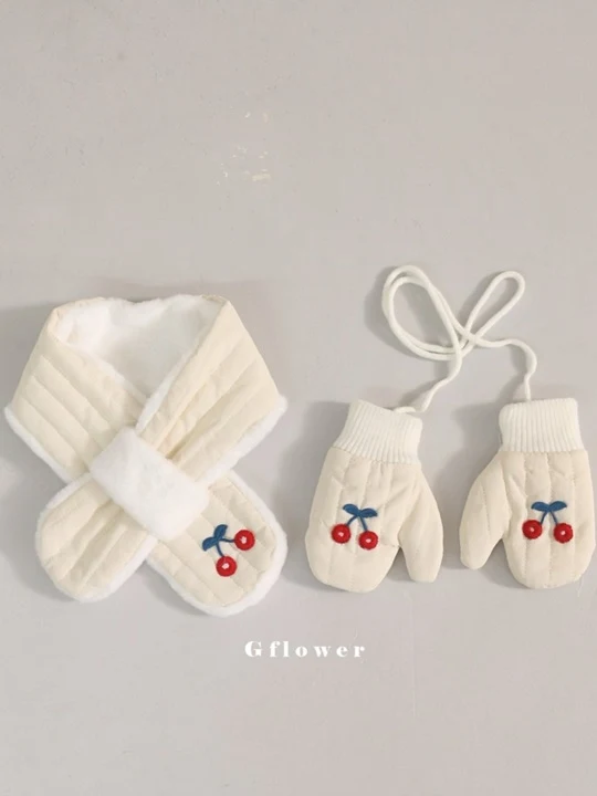 Flower Gloves Muffler Set