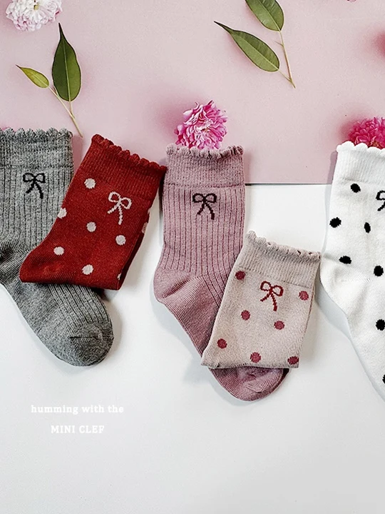 Dot Ribbon Socks