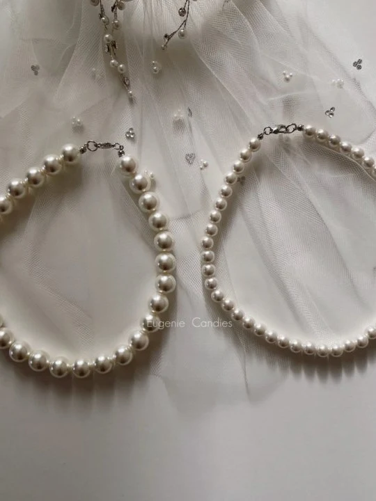 Short Pearl Necklace