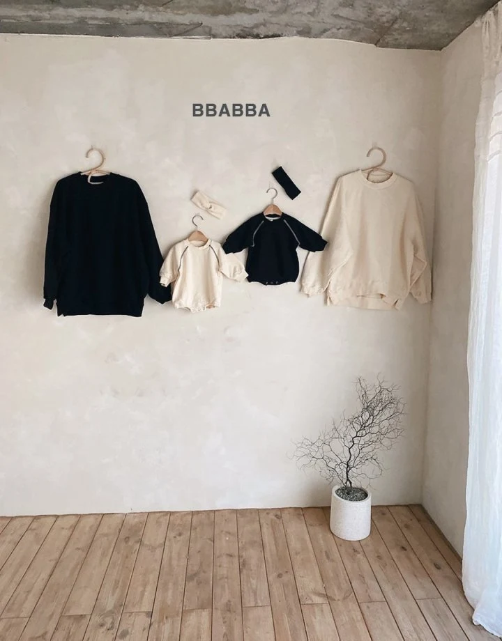 Bbabba - Korean Women Fashion - #vintagekidsstyle - Fleece Mom Black Cream Sweatshirts - 4