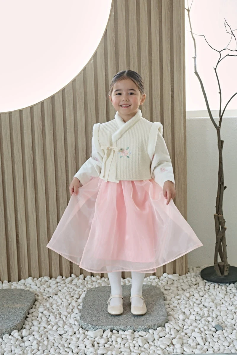 Bbb - Korean Children Fashion - #minifashionista - Floral Girl Hanbok Baeja Vest