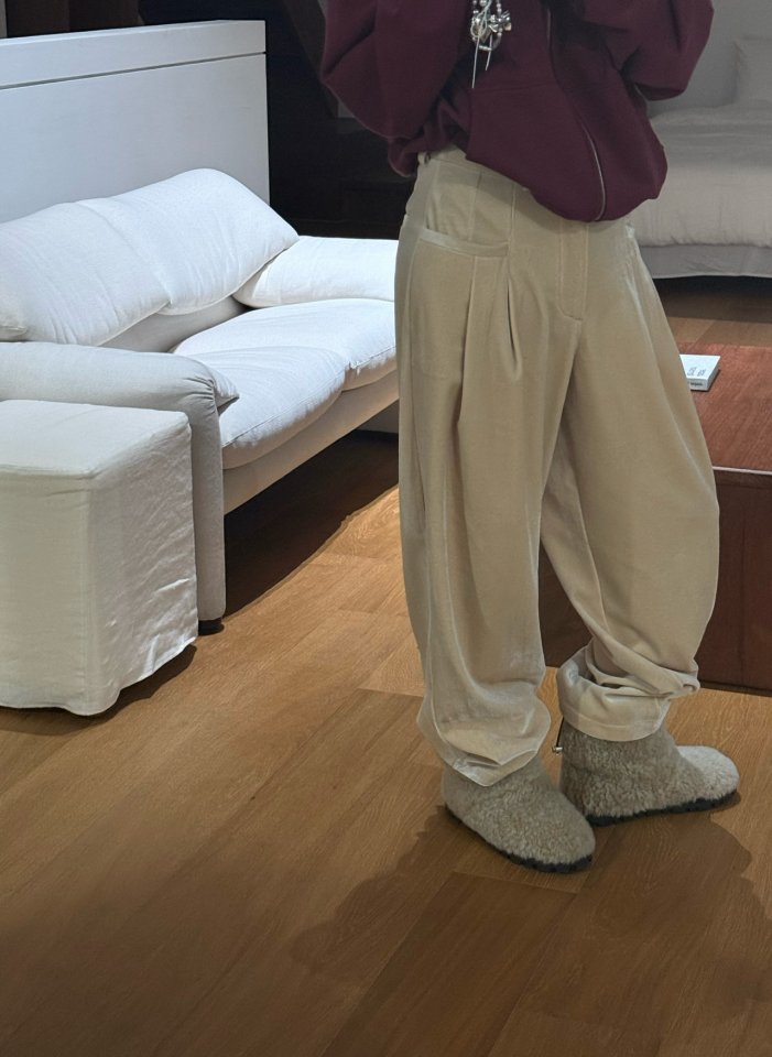 Dailyjud - Korean Women Fashion - #momslook - Velvet Wide Pants - 4