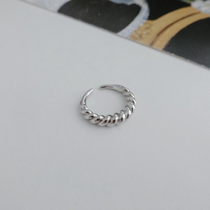 Eeiitt - Korean Women Fashion - #womensfashion - Salty Twist Ring - 3