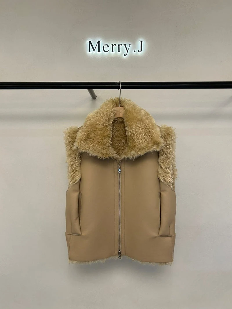 Merry J - Korean Women Fashion - #vintageinspired - Shearling Reversible VEST - 3