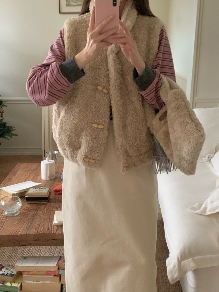 Our Moment - Korean Women Fashion - #restrostyle - Shearling Vest - 8