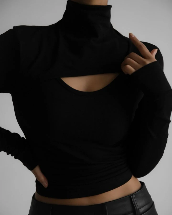 Paper Moon - Korean Women Fashion - #restrostyle - Front Cut-out Detail Long Sleeved Turtleneck Tee - 3