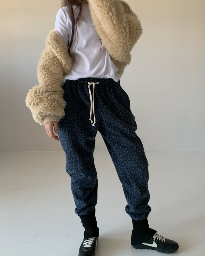 Via - Korean Women Fashion - #vintagekidsstyle - Fleece Leopard Pants - 12